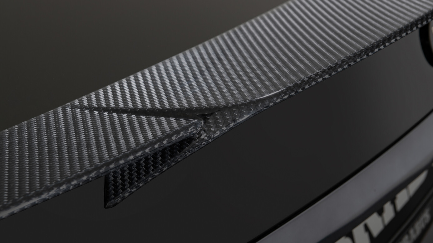 Carbon rear spoiler 0